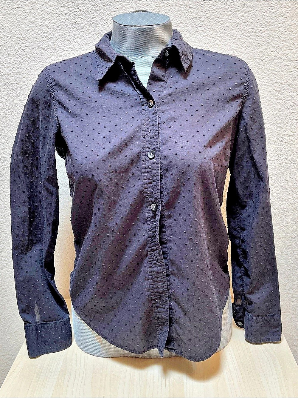 Gap Women's Button Down Black raised dot pattern & translucent fabric- slim